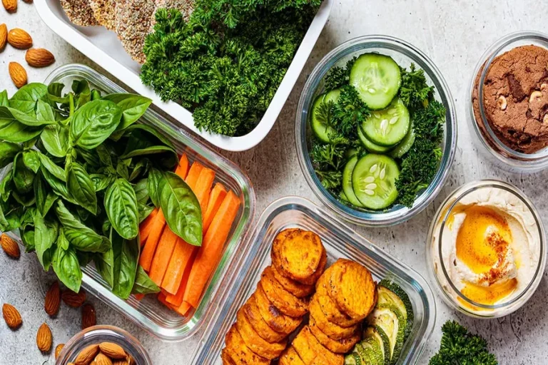 Healthy Eating While Traveling Abroad Made Easy